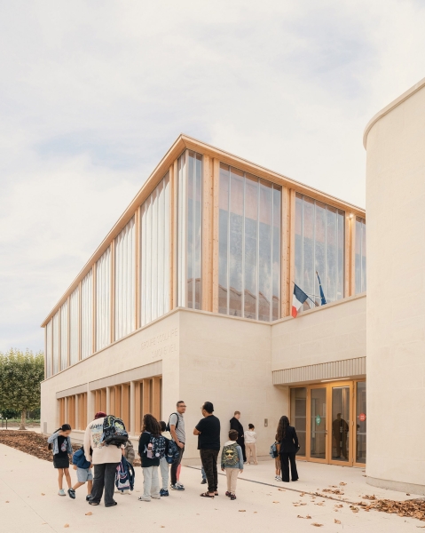 Новая школа в парижском пригороде Трембле-ан-Франс, Франция