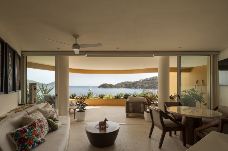 Новый жилой дом "Carpinteros" в городе Сиуатанехо, Мексика