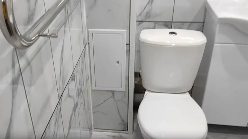 Чем и как закрыть трубы в туалете своими руками