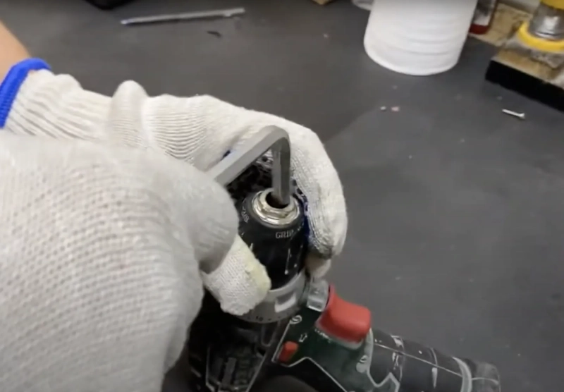 Как поменять патрон на дрели или шуруповерте