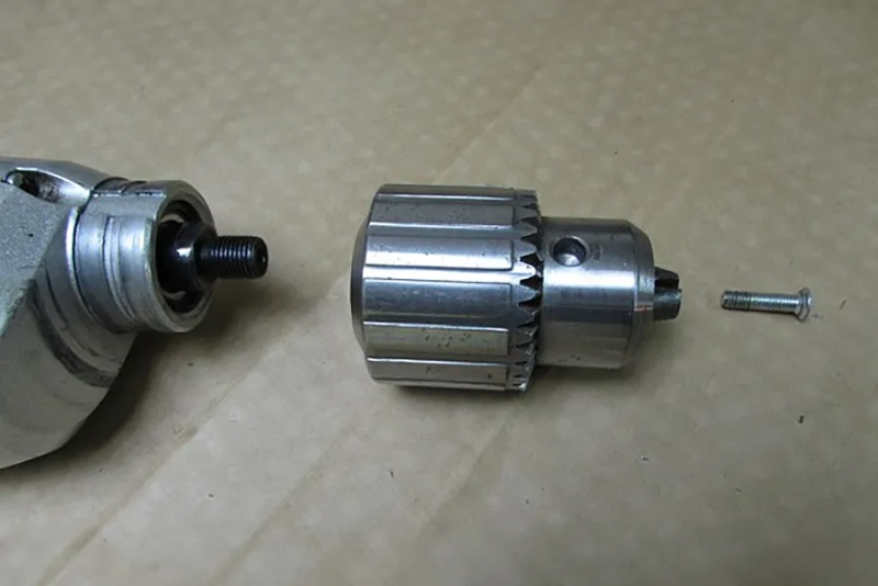 Как поменять патрон на дрели или шуруповерте