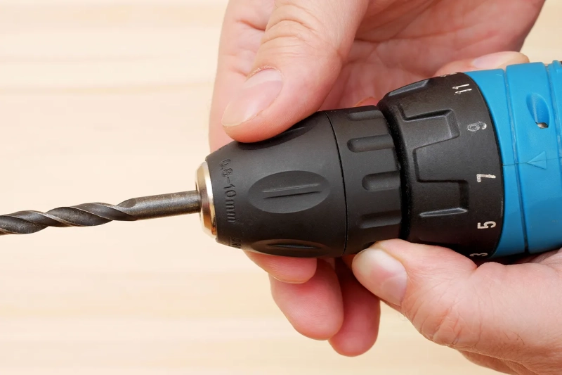 Как поменять патрон на дрели или шуруповерте