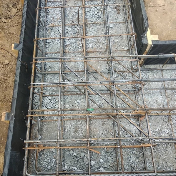 Как залить ленточный фундамент своими руками: пошаговая инструкция