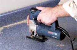 Процесс установки врезной мойки из нержавеющей стали