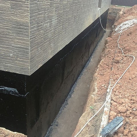 Рубероид для фундамента: особенности выбора и технология гидроизоляционных работ